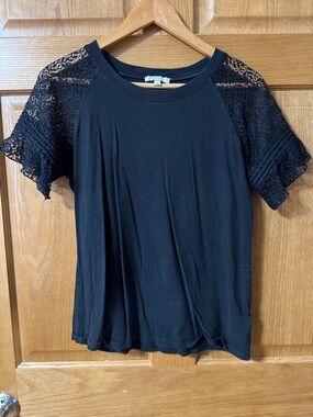 Women's Black Short Sleeve Tee with Lace Raglan Sleeves